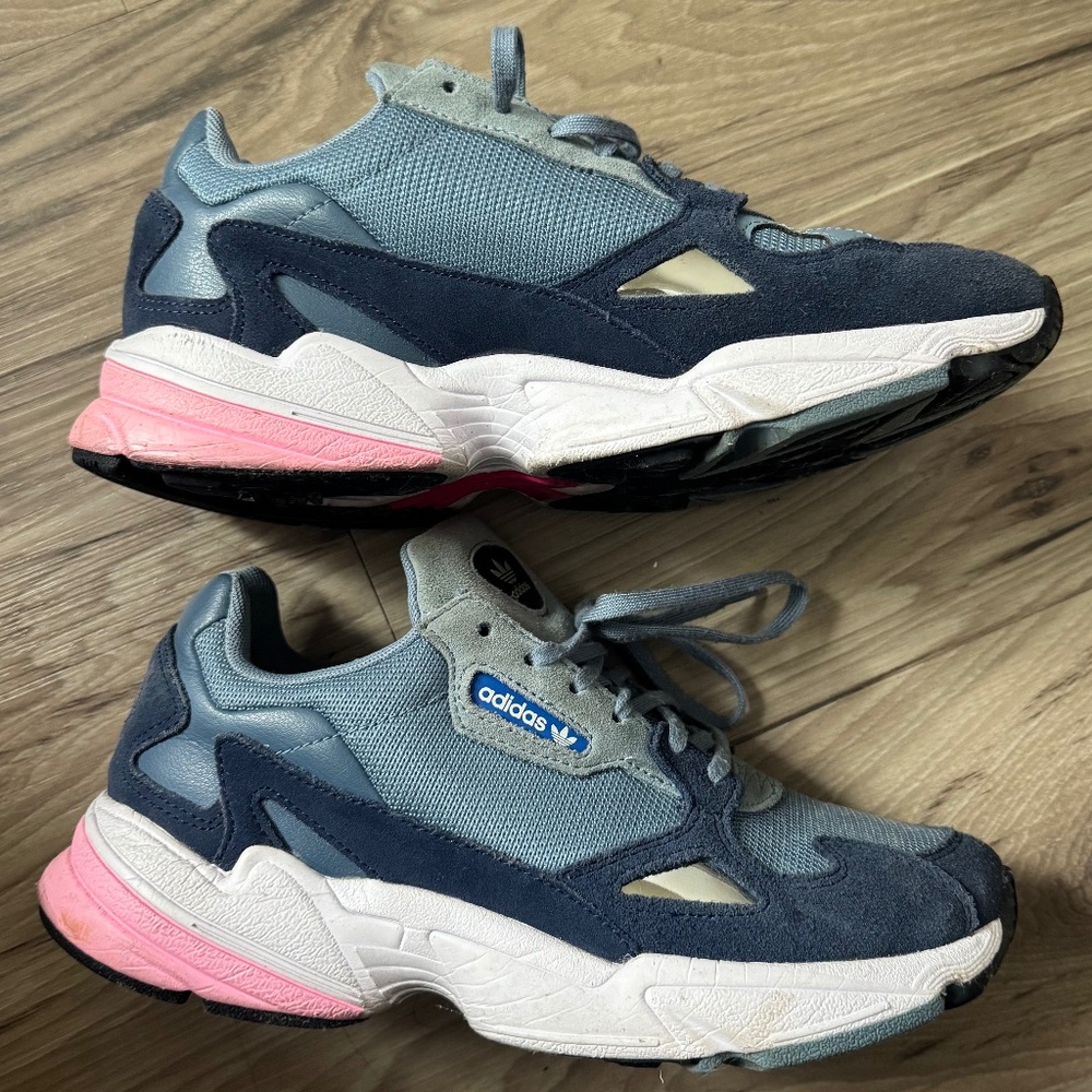 Adidas Sneakers